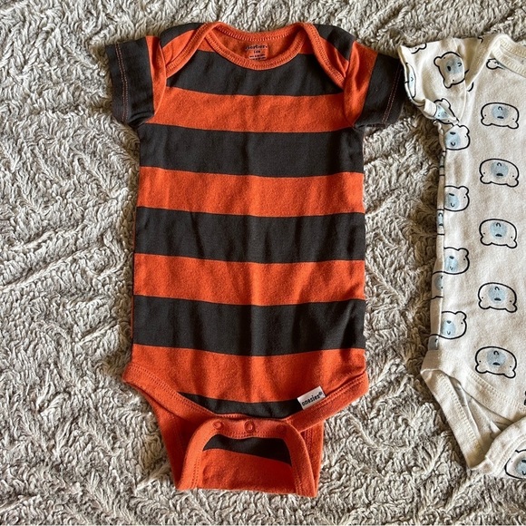 Bundle of Gerber Onsies 3-6months - Picture 3 of 6